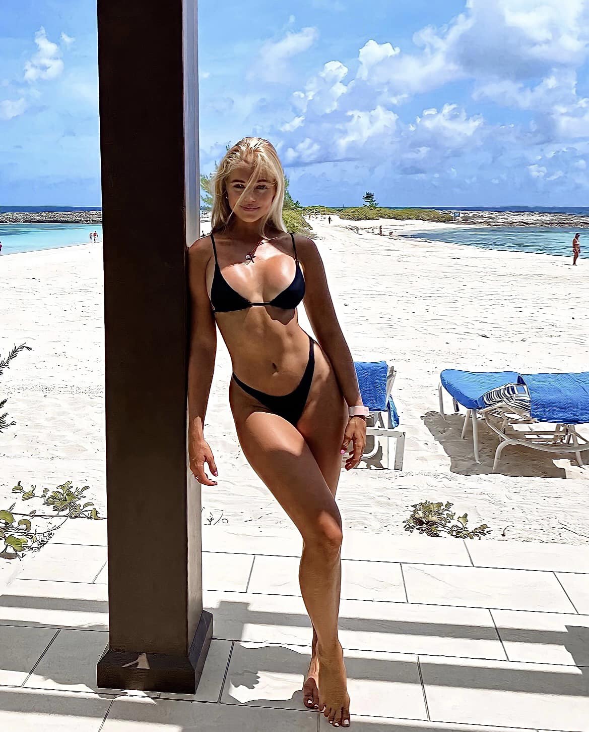 Julia Tychoniewicz In The Bahamas