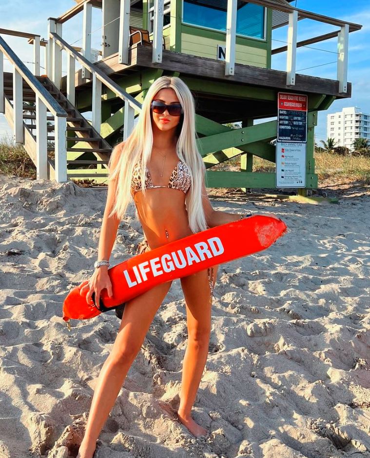 Peyton The Sexy Lifeguard